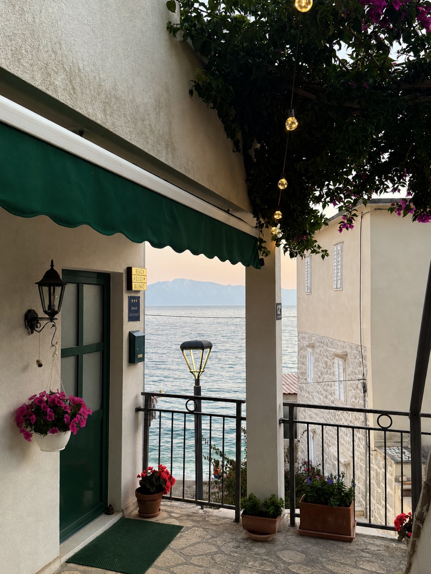 The Original Beach House — sea-view apartment at Beach House Buinac in Brist, Makarska Riviera